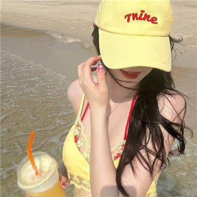 挎斗摩托车里的狗